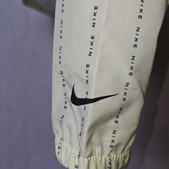 NWT Nike Dri-FIT Icon Clash Pinstripe Barely Volt Windrunner Zip Jacket LG $90 - Picture 8 of 14